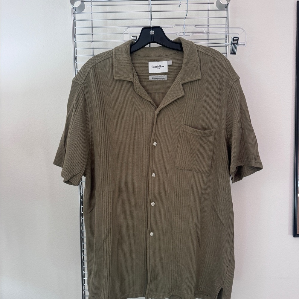 Good fellow Casual Men's Olive Green Shirt